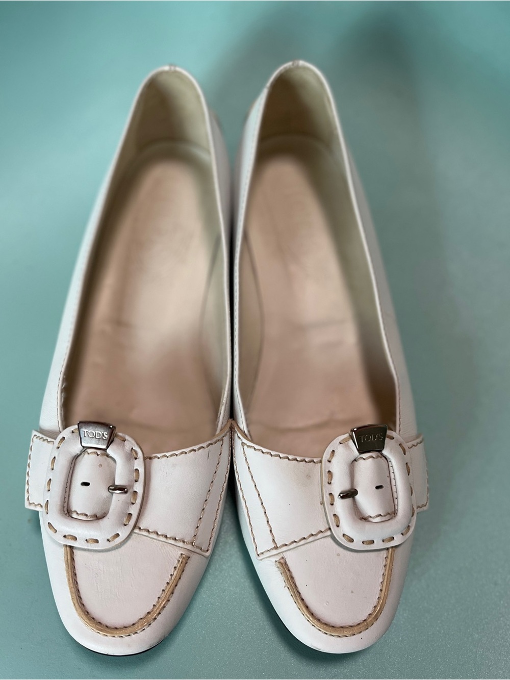 Tod’s White Leather Buckle Loafers